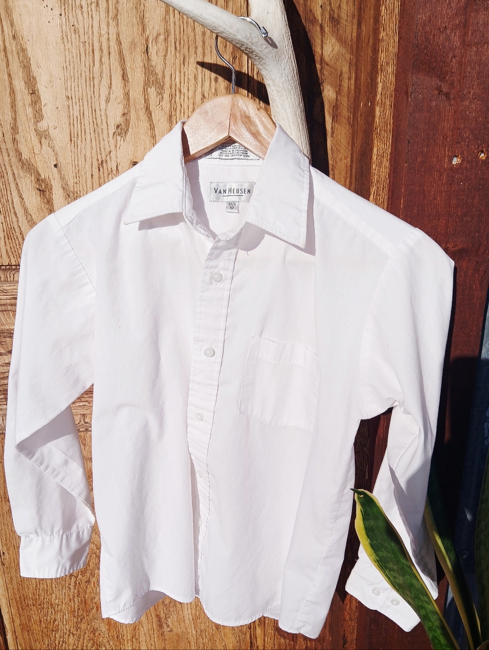 Van Heusen White Button-Up Shirt Size 12 Boys
